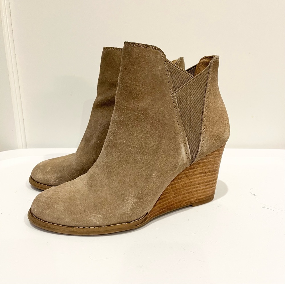 Lucky Brand Youse Wedge Chelsea Bootie 8.5
